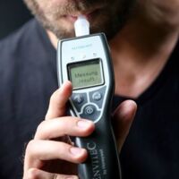 Alkoholisierter Probeführerscheinbesitzer verursachte Unfall mit 3 Verletzten auf der B1