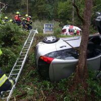 Feuerwehr musste Frau in Haslach aus Unfallauto holen