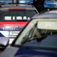 Verlorene Betonkugel beschädigt E-Bike in Kematen