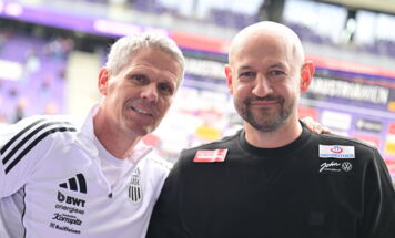 Dietmar Kühbauer und Stephan Helm vor dem Spiel der ADMIRAL Bundesliga zwischen FK Austria Wien und LASK in der 32. Runde in der Generali-Arena in Wien am Sonntag, 17.05.2026. (Foto: FOTOKERSCHI / WERNER KERSCHBAUMMAYR)