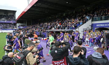 Vor dem Spielbeginn der Begegnung in der ADMIRAL Bundesliga zwischen FK Austria Wien und LASK in der 32. Runde in der Generali-Arena in Wien am Sonntag, 17.05.2026. (Foto: FOTOKERSCHI / WERNER KERSCHBAUMMAYR)