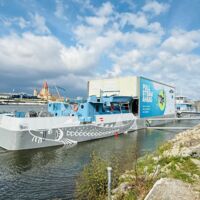Innovatives Projekt auf der Donau: Europas erste schwimmende Stör-Aufzuchtstation startet in Wien
