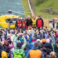 Bergretter-Fantag in Ramsau: 1.500 Fans feiern ihre TV-Helden hautnah am Dachstein-Drehort