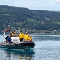 Flugzeugabsturz im Attersee: Bergung verzögert sich – neuer Versuch am Montag