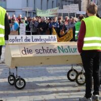 Mehr als 1.000 Teilnehmer bei der „Erdkabel statt Freileitung“-Demo