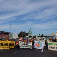 Demonstration gegen Verkehrslawine