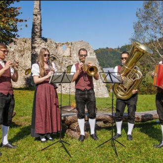 Tanzlmusi-Nachmittag auf der Burgruine Losenstein