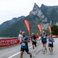 Tips präsentiert den Traunsee Halbmarathon: Laufen in den Sonnenuntergang