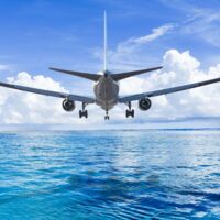 Mindestens zwei Tote nach Horrorlandung: Flugzeug ins Meer gestürzt