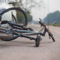Drama in der Steiermark: E-Bike-Fahrer nach Sturz in Lebensgefahr