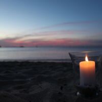 Italienurlaub endet tödlich: Familienvater (54) rettet Zwillinge aus dem Meer und stirbt