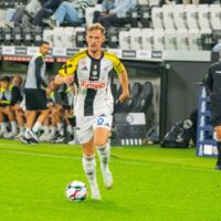 LASK holt Tabellenführung in der Fußball-Bundesliga durch Kantersieg in Hartberg