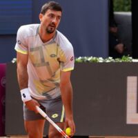 Sebastian Ofner gewinnt zum Auftakt in Rom und fixiert Duell mit Jannik Sinner