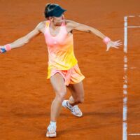 French Open: Julia Grabher und Anastasia Potapova mit klaren Siegen weiter