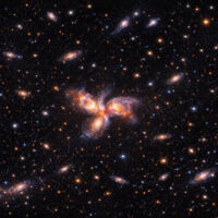 Rätsel früh nach dem Urknall auftretender Riesengalaxien: Neue Daten stützen schnellen Aufbau