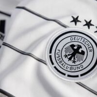 Überraschung im DFB Kader: Urbig und Karl erstmals dabei, andere Stars fehlen dafür