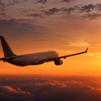 Kerosinmangel bedroht Sommerurlaub: Mögliche Flugausfälle und teure Tickets ab Wien