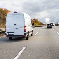 Tragödie auf der Autobahn: Mann wird von Transporter tödlich erfasst