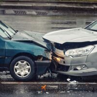 Nach Hochgeschwindigkeits-Crash: Hollywood-Star mit inneren Verletzungen ins Krankenhaus eingeliefert