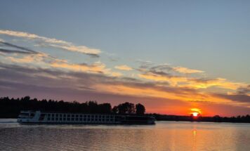 Dieses Foto vom Sonnenuntergang in Au an der Donau ließ Gustav Lettner der Tips-Redaktion zukommen (Foto: Gustav Lettner)